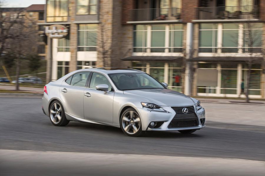  Lexus IS300 AWD F-Sport 2015 года  (фото 6 из 48)